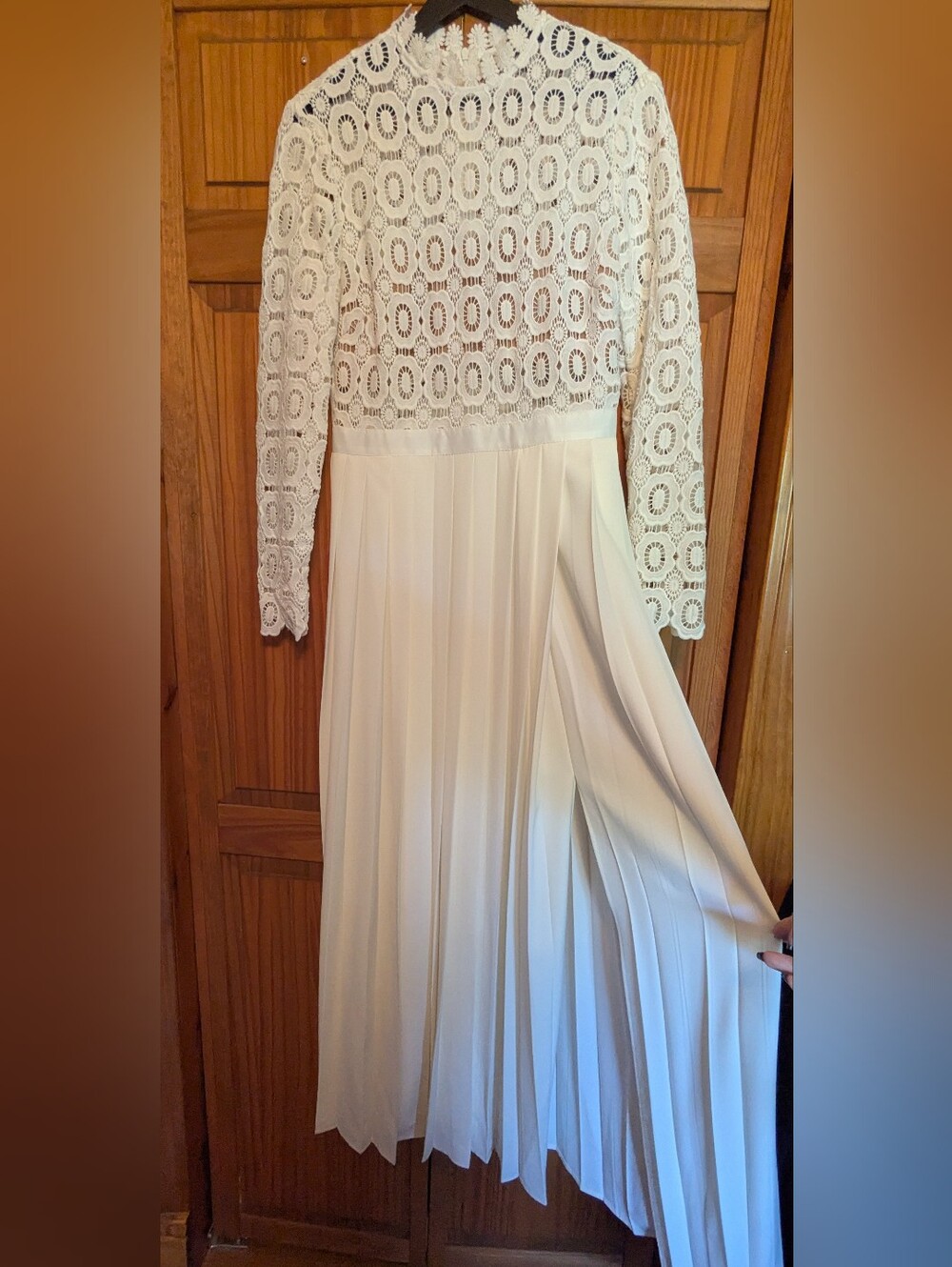 EUC Self-Portrait Ivory Lace Long-Sleeve Pleated Crochet Floral Maxi Dress - Picture 4 of 6